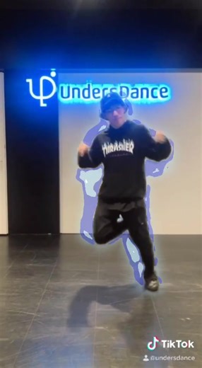 德瑞克滑步挑战超帅舞蹈！一起舞动吧！