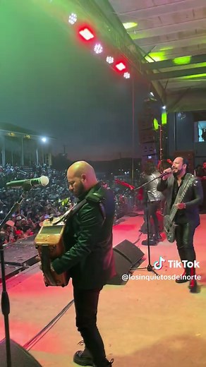 Brincan y Cantan: Los Inquietos del Norte en Vivo