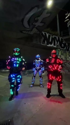 Trend viral de la película deadpool 3 🤖😱@Producciones Led @Ricardo Moreno #robot #robotsled #medellin #colombia #dancing #baile #trend