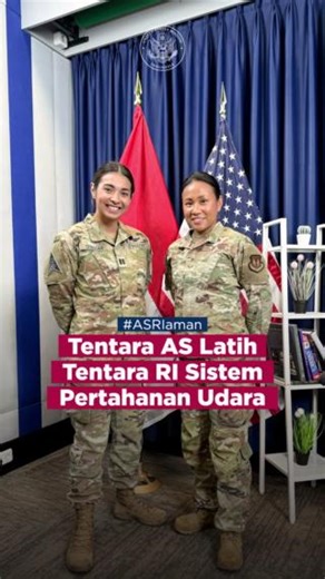 Kunjungan ke Lanud Halim Perdanakusuma dilakukan untuk mendukung TNI Angkatan Udara (TNI AU) dalam pelatihan langsung penggunaan sistem BAK-12 arresting, Highline Dock, dan Emergency Airfield Lighting System. ✈️ Kolaborasi ini bertujuan untuk meningkatkan keterampilan operasional serta memperkuat kerja sama pertahanan antara Amerika Serikat dan Indonesia 🇺🇸🇮🇩 Psst... jangan lupa tonton sampai akhir! Ada cuplikan bloopers seru dan penjelasan singkat soal istilah-istilah di dunia Angkatan Udar