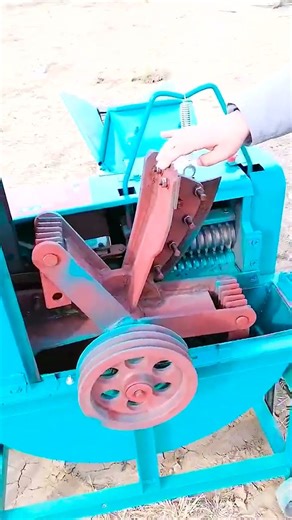 WA: +8615638451357 High-pressure jet chaff cutter, models available from 4.5 to 30 tons.