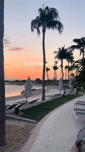 Summer is essentially here, and Hawks Cay looks better than ever! ☀️🌴 Dive into sunshine, poolside fun, delicious dining, and picture-perfect views. Don’t miss out on the ultimate escape. Share this with the group chat to start planning your trip! Book your stay: https://bit.ly/3YjT5px | Hawks Cay Resort