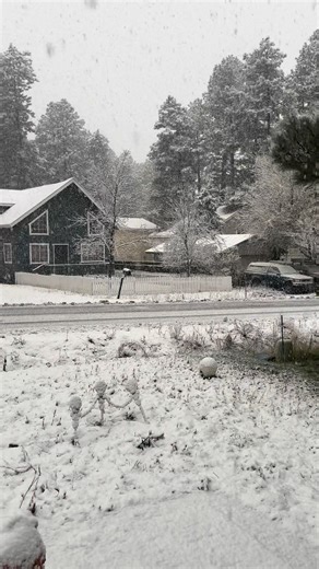 Yá'át'ééh abínoooooo!!!! Winter has arrived! 🙌🏽💙❄️☃️🌨️ | Ethel Billie Branch