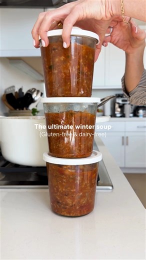 This cabbage roll soup delivers the same comforting flavors and ingredients in the classic recipe, like ground beef, tender cabbage, white rice, and herby, tomato-y aromatics, but with way less effort! 😉 ➜ (Recipe in comments) | Downshiftology