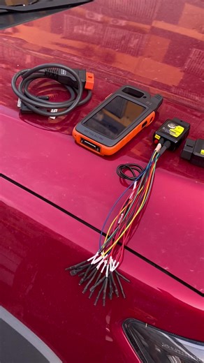 The indicator light of godiag 105 can tell the communication protocol of the car#xhorse #tools #cartool #locksmith ##locksmithguy##programming##fy