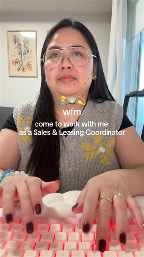 A little peek into my workday ✨ #wfm #cometoworkwithme #aula #workvlog #typingasmr #adayinthelife