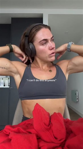 isn’t it crazy that some days it feels completely impossible? and others, everything you didn’t think was possible, is? reframing your mind (mindset) is probably the most valuable lesson I have learned over the last few years and it can be LIFE CHANGING. being able to understand how you feel, and use it to move forward and not grind to a halt is so powerful & valuable 🫶🏻 | Lucy Davis Fit