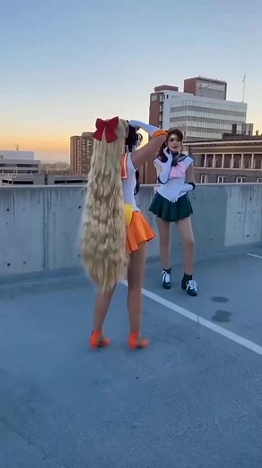 Cosplay Sailor Moon and Jupiter: Anime Costume Fun