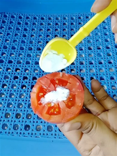 Home Remedies Using Tomato and Baking Soda