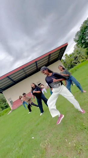 නාරී 😍😍 ඇතිමලේ 🕺🕺🕺🕺 #dance #fypreelsシ゚viralシ #trendingreelsvideo #SriHastha #onemillionaudition #nileesha #Ethimale #Naari #dancereels #dancechallenge | Nileesha Sahan Nishshanka