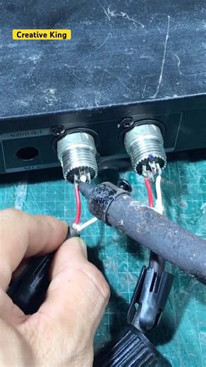 Connect the speakers using Canon jacks #shorts