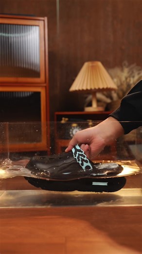 Comfortable slippers for men, there are two ways to wear it, which are versatile and fashionable #slippers #comfortable #tiktokshop #fashion#ewshoes