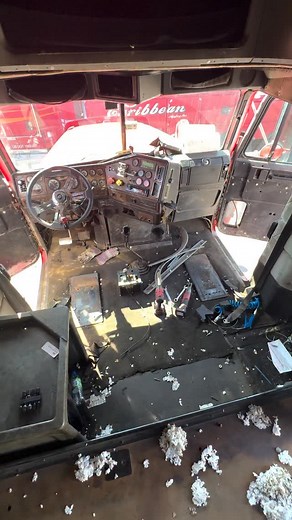 8.9K views · 5.1K reactions | Freightliner Classic Interior Transformation #18wheeler #truckdriver #freightliner | Florida Finest Customs | Facebook