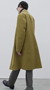 Where tradition blends with modernity, a striking triangular arrowhead enhances this bold design, offering a contemporary take on Persol's iconic emblem. Discover Maxima: https://bit.ly/3UY8Tws | Persol Eyewear