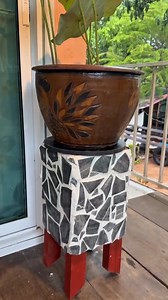 diyปี๊บเก่าและกระเบื้องเหลือใช้ค่ะ💖🏠 #แบ่งปันไอเดีย #งานdiy #จัดบ้านจัดสวน #diyกระเบื้องเก่า #diyปี๊บเก่า #ideas #งานdiy #diy #บ้านสวนเล็กๆ #ของใช้ในบ้าน #ของใช้diy #บ้านสวนน่าอยู่ | เฟรย่า ชาไข่มุก