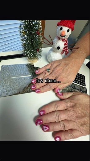 Merry Christmas from everyone at FASM and Barefoot!! Schedule your appointment for Barefoot at www.barefoot-spa.com #christmas #feet #nails #fyp #holidays