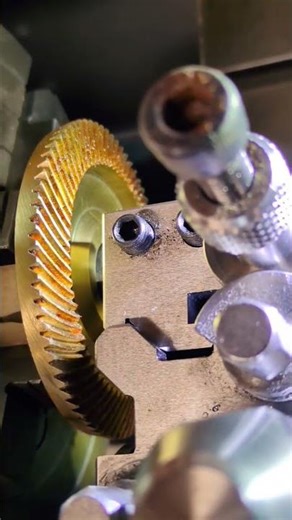 Broaching a keyway on the lathe. #machine #mechanical #lathe