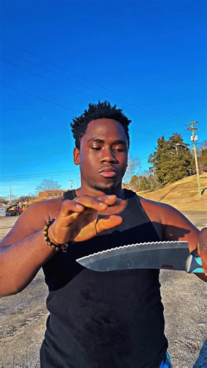 Innocent Hakizimana on Instagram: "Build different 💀 . . . . #calisthenics #streetworkouts #bodyweighttraining #explore #explorepage"