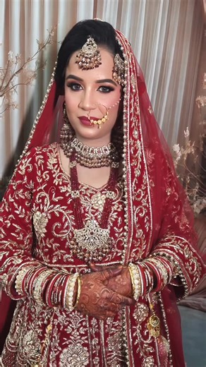 Soniya Handuja | Hair & Makeup Artist | The ultimate Glow-Up. 🥀✨ A classic red bridal look that never goes out of style.🥰 . . . . . [ Bridal Transformation, Indian Wedding Look,... | Instagram