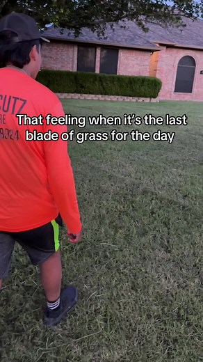 Had to pull out the scissors for this one #freshcutzlawncare #mowing #fyp #texas #relatable