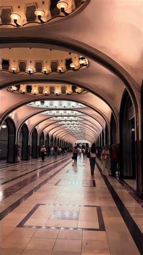 Moscow Metro 🚇 | Russia’s Beautiful Underground City 🇷🇺