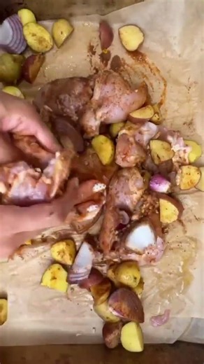 Easy Sheet-Pan Chicken Shawarma & Baby Potatoes 🥔