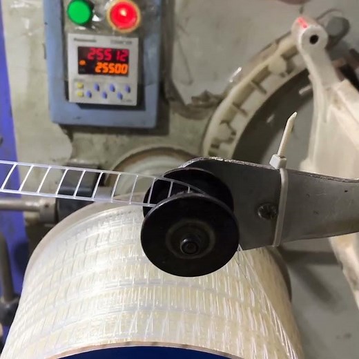 Cut Factory Labor Costs with Plastic Staple Pin Rolls – The Smart Tagging Solution for Eco-Packaging