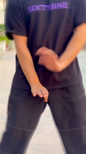 Last dance of 2025… main character mode ON. 2026 has been waiting for me 🎥 🕺 #maincharacterenergy #yearendvibes #dancereel #readyfor2026 #actor @swankytunes @shapovmusic | Kiann Kian