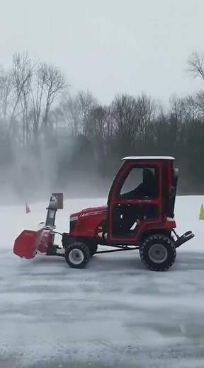 Massey Ferguson GC1715 Snow Fighter In Action!