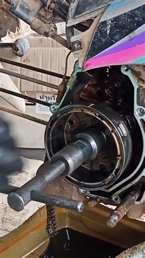 How to remove the Honda motorcycle magneto