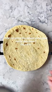 Stuck for breaky ideas? Try this one on for size. This tortilla-based quiche is the perfect mix of simple and satisfying. Made with wholesome ingredients and a crispy tortilla crust, it’s a game-changer for those mornings when you want something a little more exciting than toast. The best part? You can customize it with whatever veggies or proteins you’ve got in the fridge—because no one needs extra stress before coffee, right? Save this for your next busy morning or lazy brunch day. Delicious, 