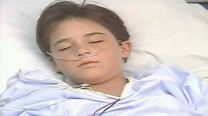 Watch Baywatch Season 4 Episode 8 - Submersion