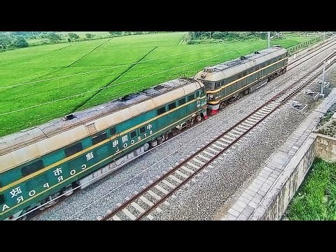 WHOOSH Bullet Train Construction - Trains Parade