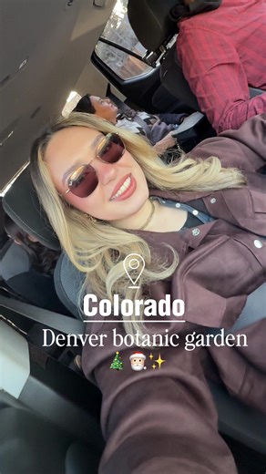 Blossoms of lights Denver ✨🎄 #denverbotanicgardens #denvercolorado #christmasactivities #botanicalgarden #thingstodoindenver