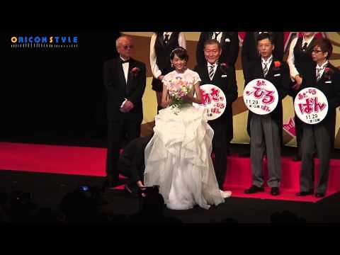 桐谷美玲が花嫁姿披露「結婚会見みたい」