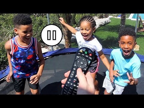 PAUSE CHALLENGE on the Trampoline!