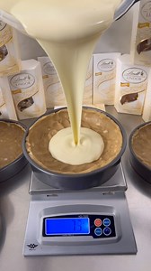 White Chocolate Lindor Truffle Cookie Pie 🍪 #lindtchocolate #lindortruffles #SwissChocolate #cookiedough #cookiepie #whitechocolate | Cakes Contour