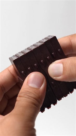 The Shachihata Connecting Calendar Stamp is an overengineered tool for perfect calendars every time. Its interlocking stamps let you build months, weeks, or lists with ease, and using different ink colors makes layouts faster and more fun than writing by hand. | Bungu