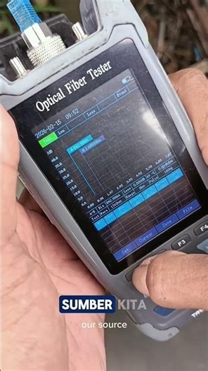 “Signal loss detected—mini OTDR in action to find the exact fault point.”