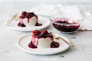Berry Coconut Panna Cotta (dairy-free, paleo)