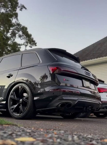 We'd take an SQ7 over the Urus any day