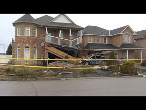 TTC bus crashes into 2 Scarborough houses