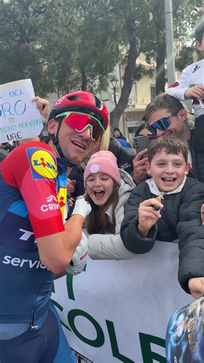 A special team radio for Jonathan Milan🎙#TirrenoAdriatico @creditagricoleitalia