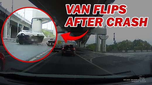Shocking Collision: Watch a Crash Unfold on the Road