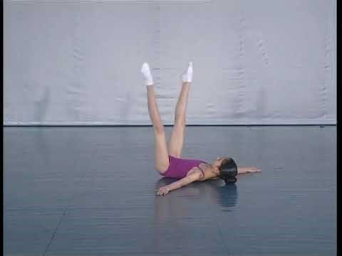 《中国古典舞示例课教材》女班中专1年级教程（第1学期） Chinese Classical Dance Training Tutorial - Grade 1 Term 1