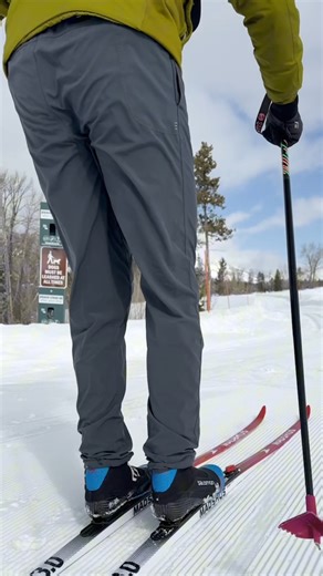 The search for fresh tracks is officially on! Drop your go-to cross-country ski spot (or the one you dream of visiting) in the comments 👇 📍Grand Teton National Park & Teton County, Wyoming | Wyoming Office of Tourism