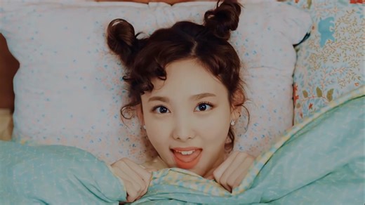 【TWICE】兔国神曲！完全是充电神曲！高能量超级爱！《KNOCK KNOCK 》高清MV