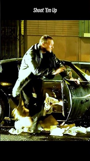 🥕 "THE CARROT KILLER STRIKES | Shoot 'Em Up (2007)" 🔫🚌