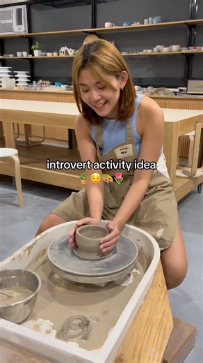 2.5K reactions · 294 shares | Btw, they also have a 3-Day Wheel Throwing Class 華  @studiomatisse.ph 癩 #wheelthrowing #handbuilding #potteryclass #potterystudio #handmadeceramics #handbuiltpottery #coupleph #wheninqc #whereinbgc #dateideas #introvertactivities #solodateideas #artlovers #eatschristmasph #saantayopunta #saantayosanjuan | Saan Tayo Punta | Facebook