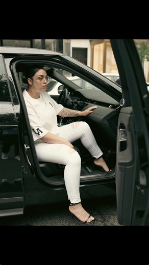 TGIF…..aye #lifenart #thegrand #thegrandboston #newburystreet #luxury #luxurylife #maybach #Rickross #italy #rome #popout #rangerover #fyp #streetwear #photoshoot #bostondesigner #clothingbrand #blackownedbusiness #blackowned #caputurethemoment